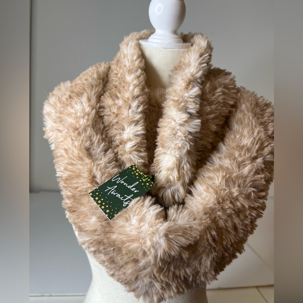 Soft surroundings faux fur infinity scarf new